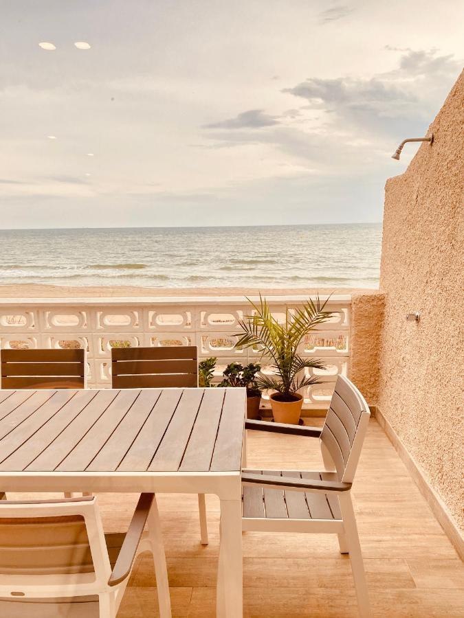 Villa Modern Beachfront Townhouse à El Perelló Extérieur photo